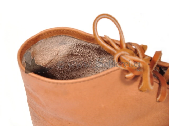 Historische Mittelalter Schuhe aus dem 14-15. Jh