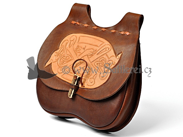 Historische Tasche die mit dem Motiven aus den frühen Mittelalter geschmückt ist