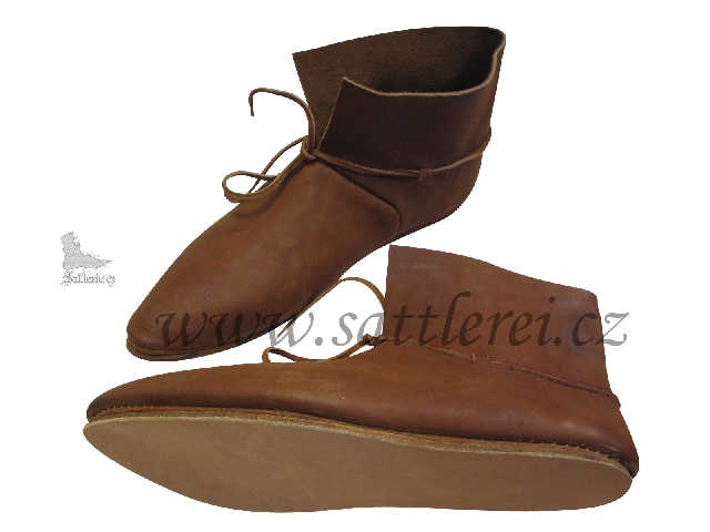 Normannische Schuhe aus dem frühen Mittelalter (12. Jh)