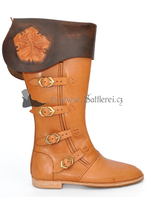 Historische Stiefel mittelalter boots um das Jahr 1350 - 1500.