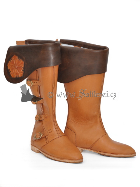 Historische Stiefel mittelalter boots um das Jahr 1350 - 1500.