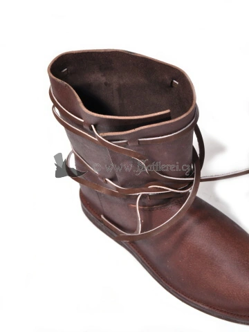 Historische Stiefel aus dem 11.-14. Jahrhundert