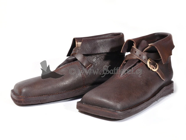 Renaissance Duckbill shoe dating from around 1600 (nicknamed oxmaw).