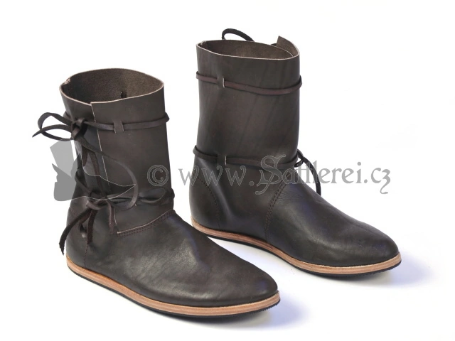 Historical boots from 11th-14th centuries Medieval Footwear